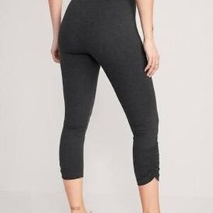 Gap High-Waisted Heathered Cropped
